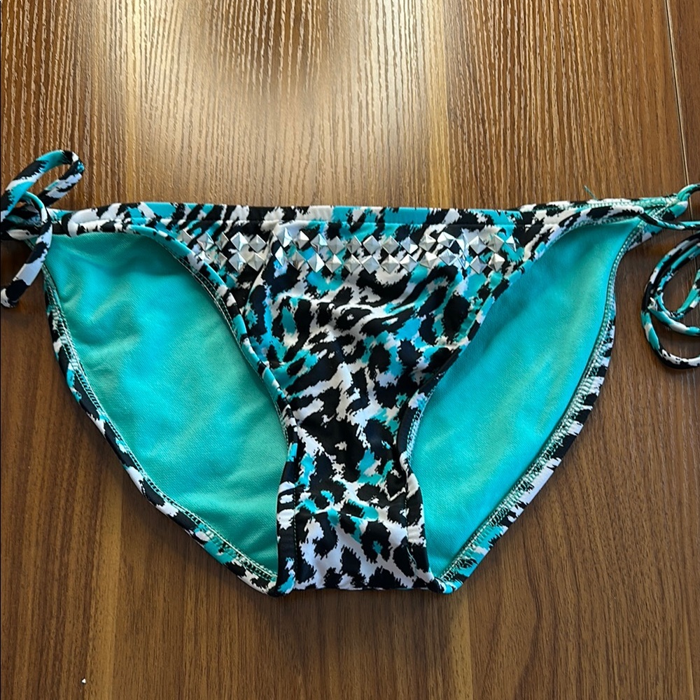 GUC Leopard Print Bikini Bottom with Adjustable Side Ties 👽 👽